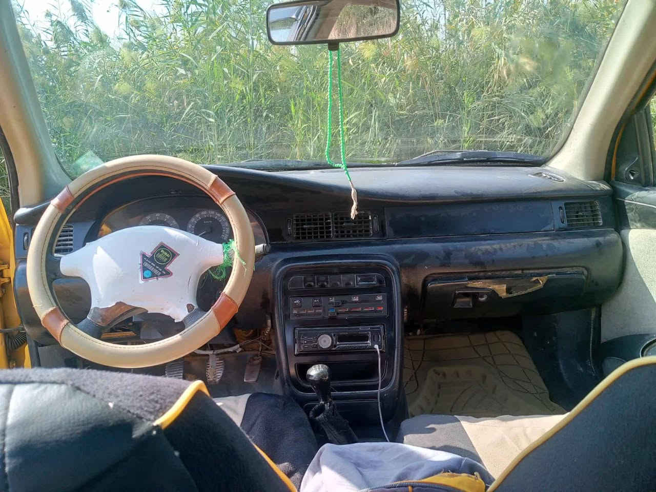 السلام عليكم للبيع سمند أجره رقم بغداد موديل 2010 هيه مصفره كير ومحرك خير من الله كهربائيه كلها شغاله الداخل نضيف والكشر خير من الله سنويه ساقطه صارله سنه العنوان بابل الإسكندرية ***********
