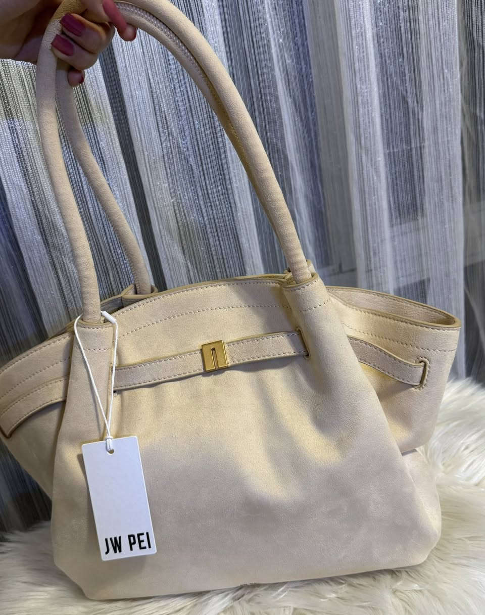 حقيبه ماركه JW PEl


**إذا كنت صاحب هذا الإعلان وتريد حذفه لأي سبب، رجاءا أرسل رسالة إلى الدعم الفني**