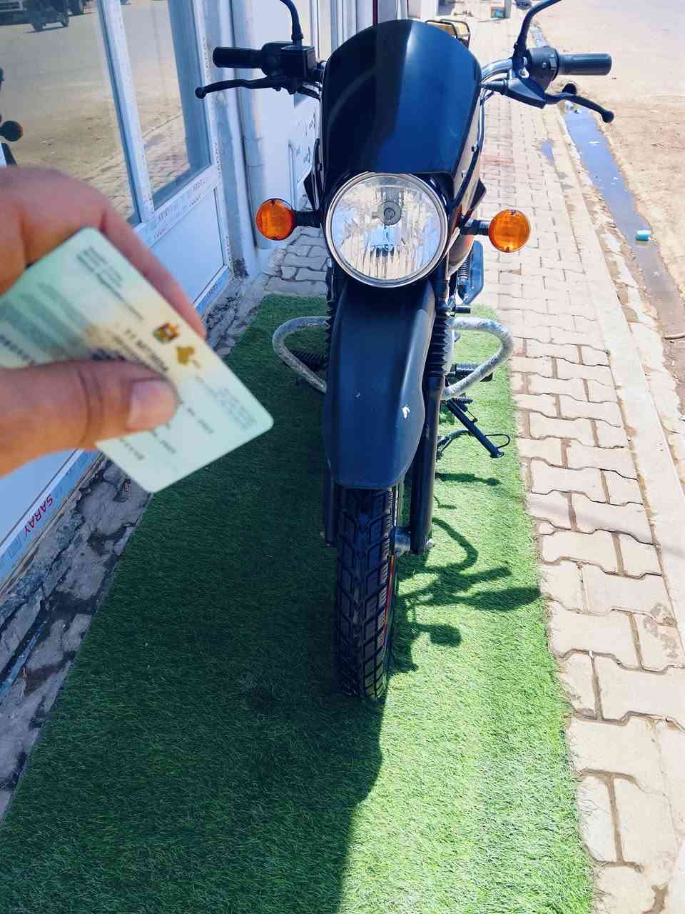 السلام عليكم ورحمه الله وبركاته دراجة نارية بوكسر موديل 22نازلة بل ٢٣ مرقم كامل انكليزي بغداد ١١ تحويل ثاني يوم إذ تريد كفالة عامة من كلشي مكينة خير من الله الشراي يتصل ويدلل ويتساب موجود *********** اتصل ودلل كلبي الشراي جبلي هندي
