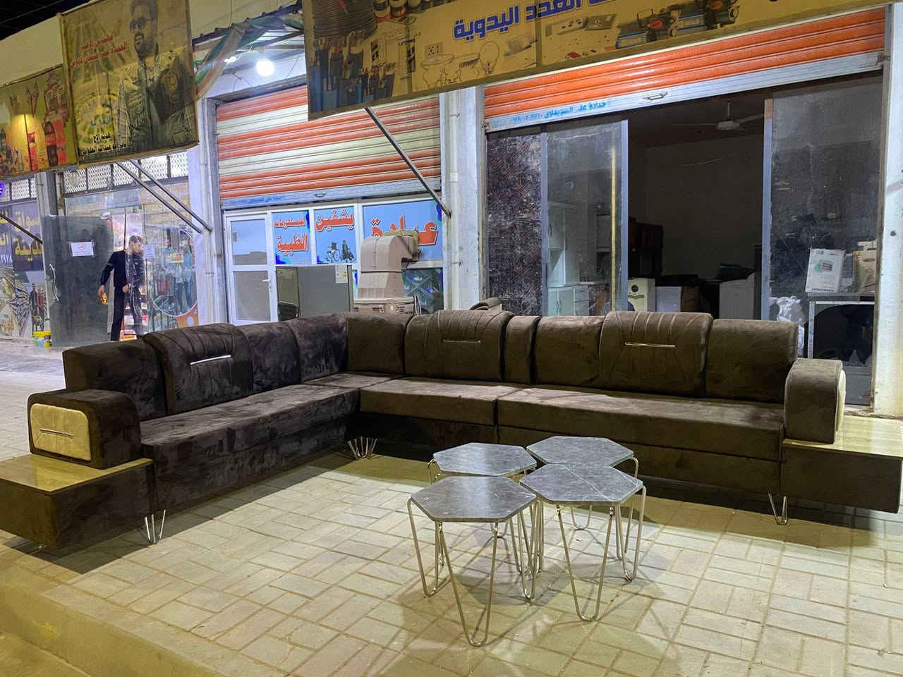 على بركة الله تم افتتاح معرض الأثاث المنزلي الجديد و المستخدم وبأنسب الأسعار
الرمادي التاميم شارع 30بالقرب من جسر الحوز مجاور اسواق المدينه 
للتواصل ع الرقم او الواتساب 
محمد _***********
