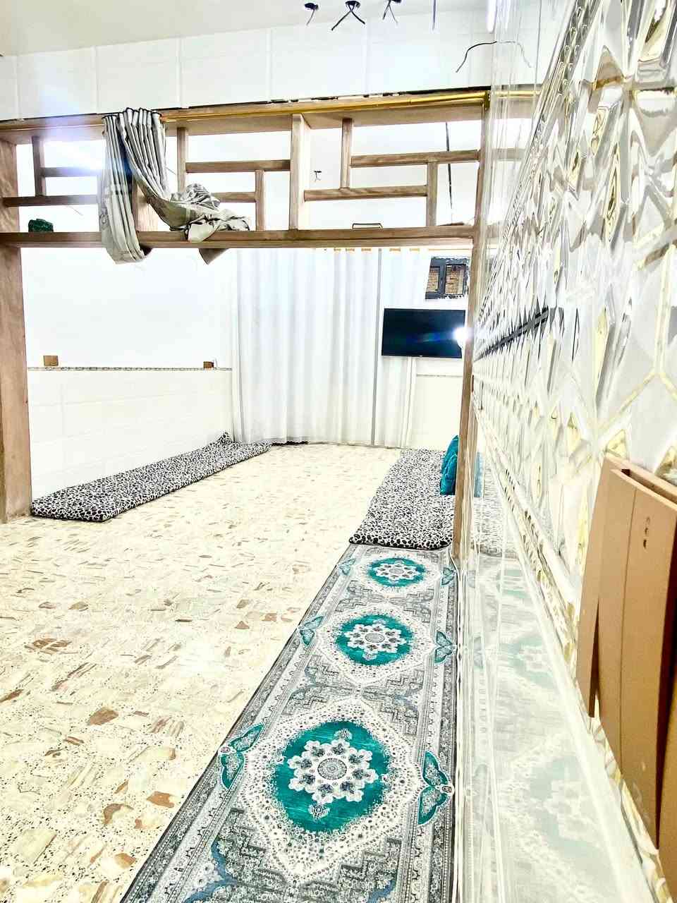 للبيع بيت زراعي ١٠٠ متر واجهة ٦ وربع نزال ١٦ طابق واحد الرئاسة شارع ٢٠ قرب شارع السادة مقابل المدرسة الأهلية الجديدة ثالث فرع قريب الركن بناء جديد وحديث يحتوي على استقبال وصالة وغرفة نوم ومطبخ بارد ومطبخ حار خدمات تبليط ماء مجاري رصيف السعر ٨٨  بي مجال قليل للاتصال ***********
