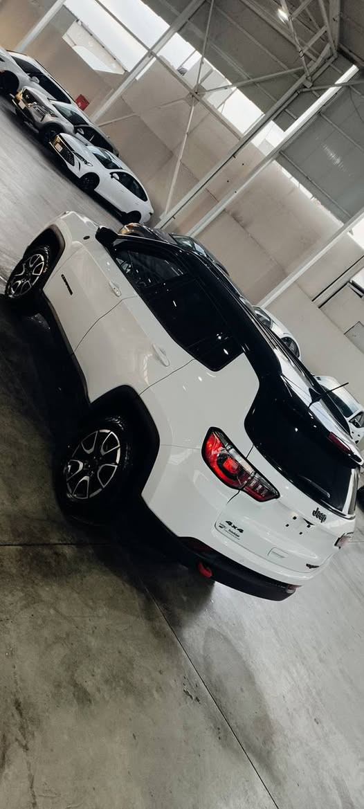 جێب کۆمپاس مۆدێل 2025 یەک پەڵە بۆیاخی هەیە چوار بستۆن 3 مانگ کاتی لەگەڵە سەقف ڕەش تراک هۆڵ فوول موواسەفات سەیارەکە بێ شوخت بێ سارد تەنها 8000 ڕۆشتووە سەیارەکە سفرە بێ ناو گرتن پشتوو پێش کەپسە دەبل ئەکسل مەکینە مەرغـوب 149 وەرەقەو مەجالێکی کەم 
ژم :  *********** السليمانية, العراق
