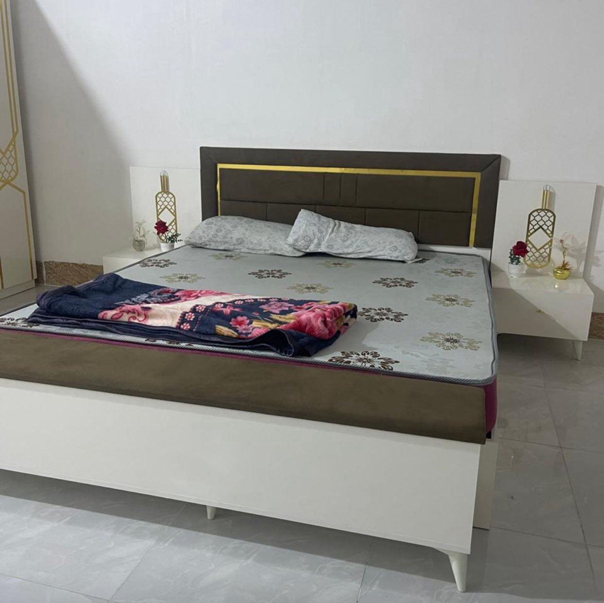 غرفة نوم تركي مستخدمة سنة وحدة نظافة 90‎%‎ مابيها اي عيب المكان كركوك كوباني


**إذا كنت صاحب هذا الإعلان وتريد حذفه لأي سبب، رجاءا أرسل رسالة إلى الدعم الفني**