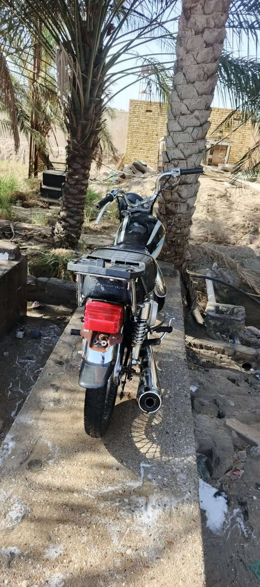 نامة برو موديل 20 اوراق اصولي من مجمع الكرار  السعر 650 وبيها مجال مكان ناصرية محطة الكهرباء  ***********
