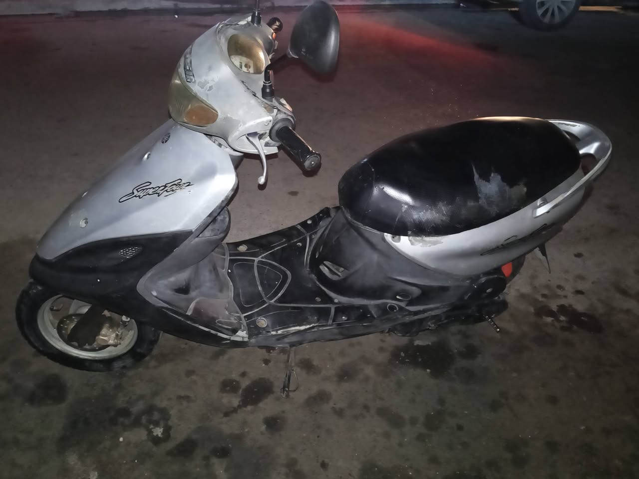 سلام عليكم متاح دراجة للبيع ماكس قجمة سرعة 120فقط الكابريتر تعبانه محرك مكفول من لانضوح لا تبخير دراجة كلهة بلادي محرك مامفتوح تجي تشوف بعينك مكاني الغزالية متواجد واتساب ***********
سعر 200بية مجال حق الجيه
