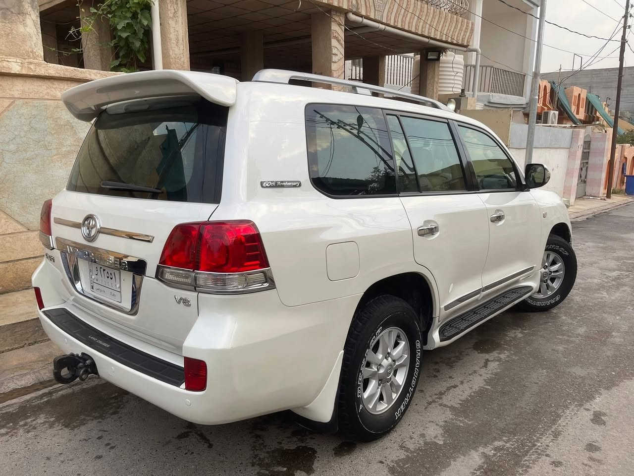 سلام عليكم لاندكروز 2011 ستينيه  محرك 6 مكفوله كفاله عامه كير ومحرك بشرط ما مفتوح بي برغي   باسمي السياره شرط التحويل    للاستفسار واتساب *********** 
للاتصال ***********
