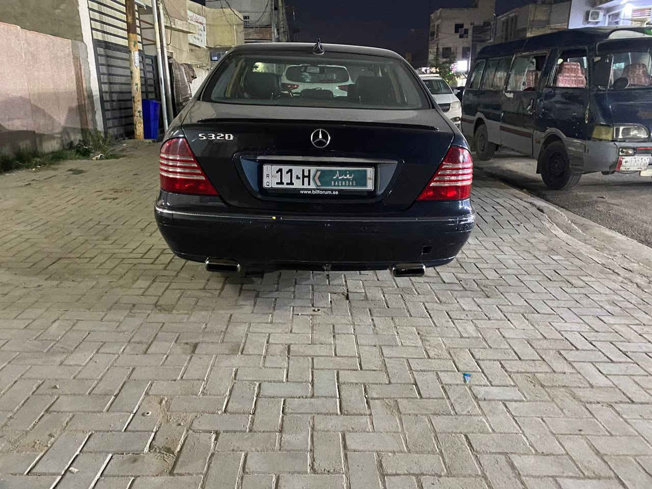 السلام عليكم
للبيع مرسيدس غواصة S 320

موديل  2000 أصل 
 باب قصير – رقم بغداد أصولية وباسمي رقم انكليزي  – هزة جديدة
المواصفات:

لونها اسود 
بصمة
داخل جلد اسود
محرك وكير ممتاز
تبريد 3 قطع + ثلاجة
كروز سرعة
شاشة اعطال 
مرايا جانبية قلاب مع البك
صندوق شفط
إنارة ترحيب خارجية وداخلية
شاشة أعطال
لايت الفول زنون
مرايا شفط
إيرباكات سليمة
ويل 16 
نظام صوت BOSS
هزة وفحص جدد + سنوية جديدة
وضعيات قيادة سبورت – عادي 
داخل جلد اسود
سلايد روف
محورة دبلات مو جوبلس
كشنات بخاصية الميموري (3 وضعيات)
كشنات أمامية كهرباء
تحكم بالستيرن جهتين
السعر: البيع فقط بدون مراوس ١٢٥
رقمي :
***********
