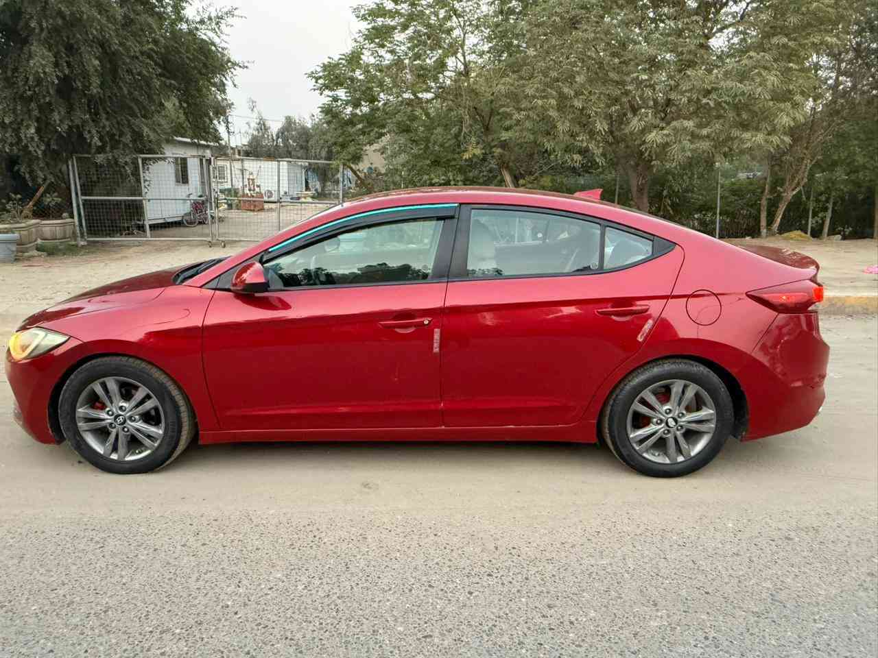 للبيع النترا موديل 2017 امريكي
بدون دواخل
مكينه 2000 دوش كير AT

بيها بابتين كلير وجاملغ خلفي وبنيد بدون دواخل (الحادث بالمنشور)
ماشية 125 
نص فول 
رقم اربيل بأسم شركة تريد تحويل تريد وكالة
 السعر 112  وبيها مجال بسيط
مكاني بغداد حي الاطباء
***********
