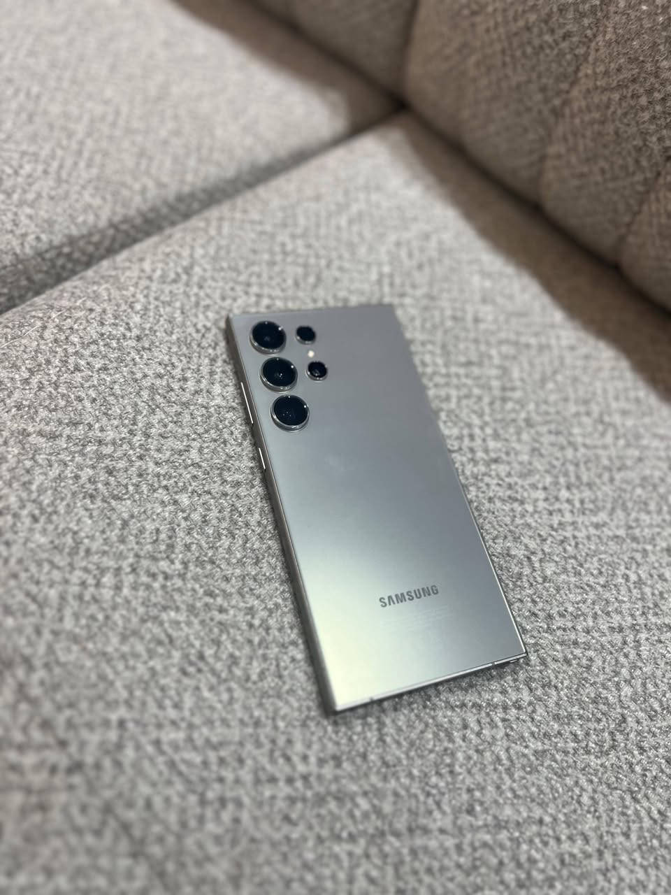 السلام عليكم
🔥 Samsung S24 Ultra 🔥
أقوى فلاقشِب من سامسونج
12GB RAM ⚡
خزن كبير ( 512 / 1TB)
كاميرا 200MP 📸
بطارية 5000mAh 🔋
شاشة 6.8 AMOLED 120Hz
نظيف جداً – استخدام قليل👌
كامل مع ملحقاته (شاحنه + هتفون+الكارتون)
📍 السعر مليون و50 وبي مجال للشراي
للمهتمين الاتصال على الرقم ***********
