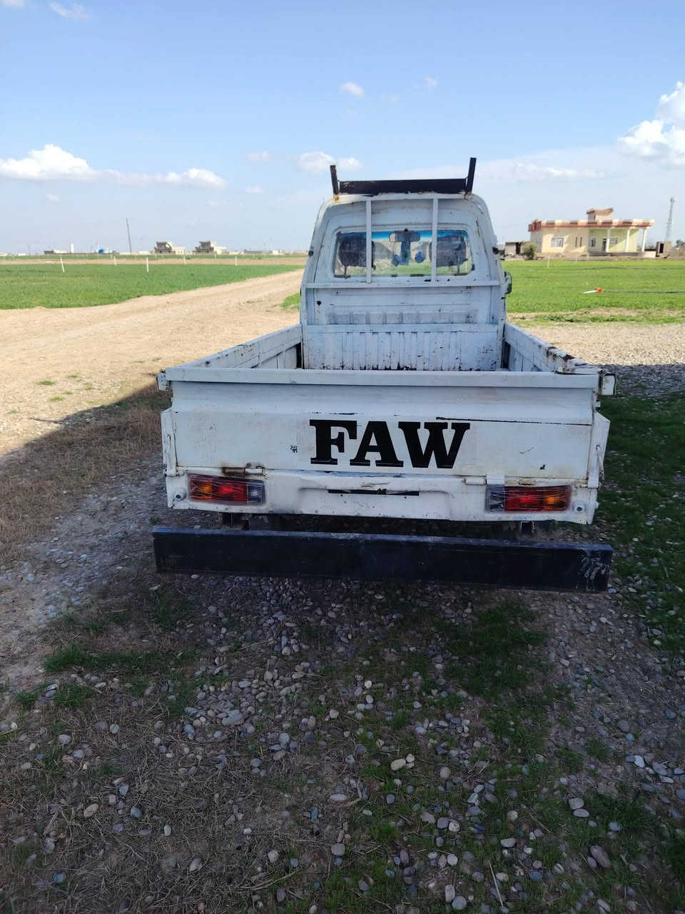 سلام عليكم سياره البيع فاو كلها بلادي كير شرط محرك بي بدايه صرف صدر جديد بتري جديد كهربايات كلهه شقاله وراق كامله السعر ١٤ وبيه مجال العنوان كركوك الحويجه الاستفسار تصال على الرقم ***********
