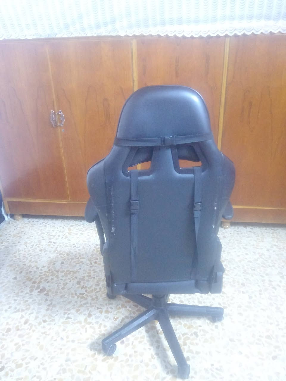 السلام عليكم ورحمة الله وبركاتة عندي كرسي من شركه IGC الجك ملو شغل كل غرضو شغل السعر 115بي مجال  ***********
