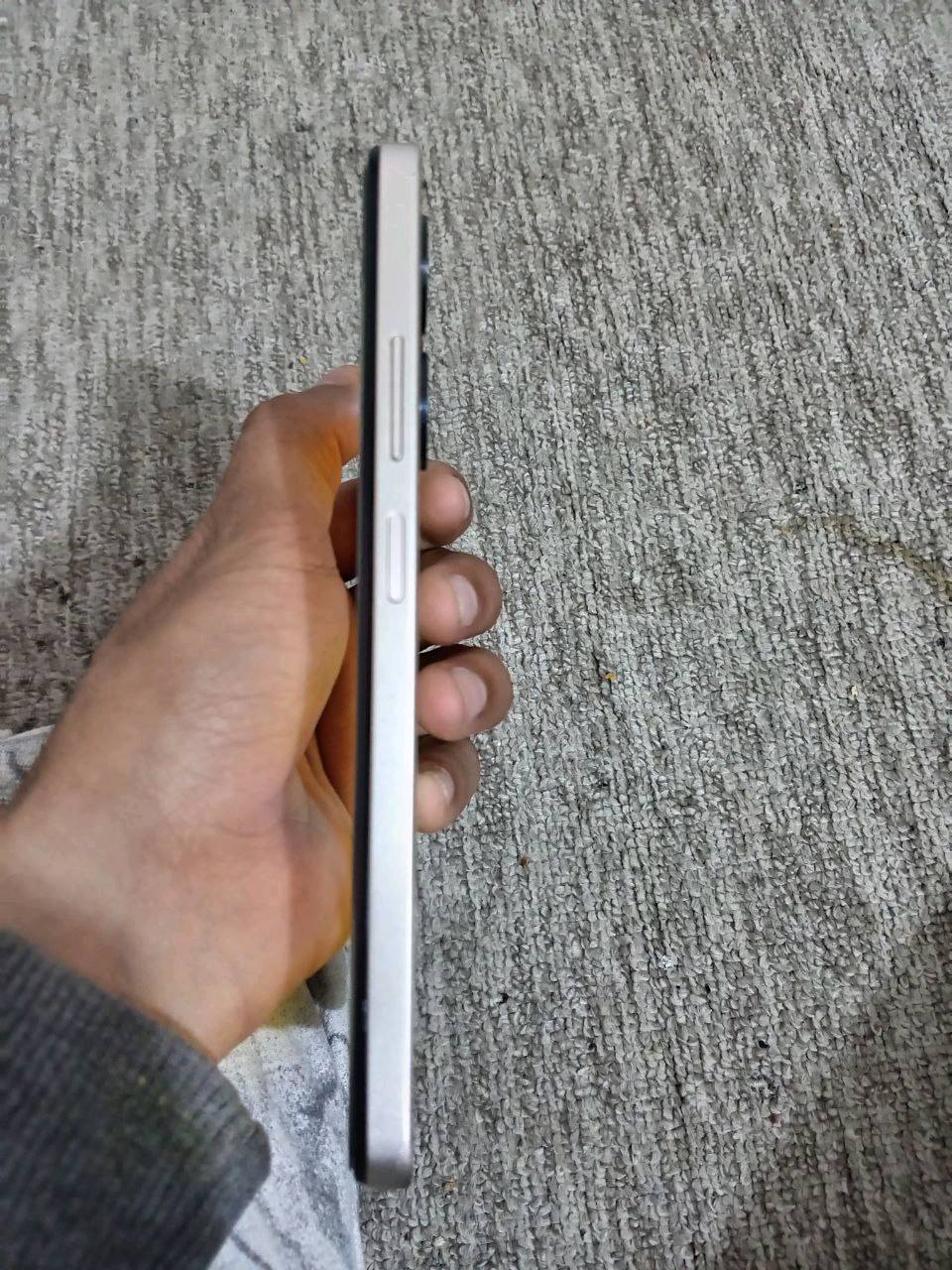  لان محتاج فلوس اريد ابيعه بهيج سعر الله شاهد جهاز يخبل 
أسمه الجهاز Infinix SMART 8 مكفول كفاله عامه 
فقط بي اشخوط بل اطراف الضهر مثل ما اموضح بصوره
ذاكره 128 عشوائيه 8 بطاريه5000الاف شاشه 90 هرتز بصمه جانبيه جهاز سلس وقوي الله شاهد مثل ما اموضح بلصور  مكاني بغداد ابو غريب شراي تعال خاص واني بلخدمه