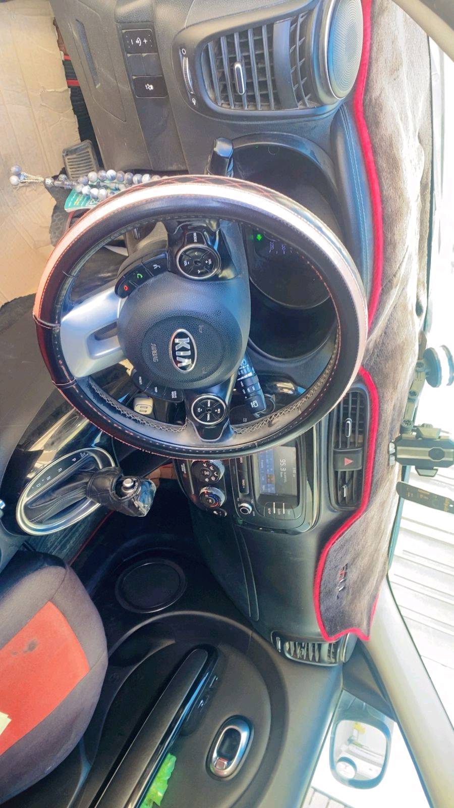 للبيع كيا صول موديل ١٧ سليمان اللون رصاصي مكينه ٢٠٠٠ السيارة حادثة بسيط