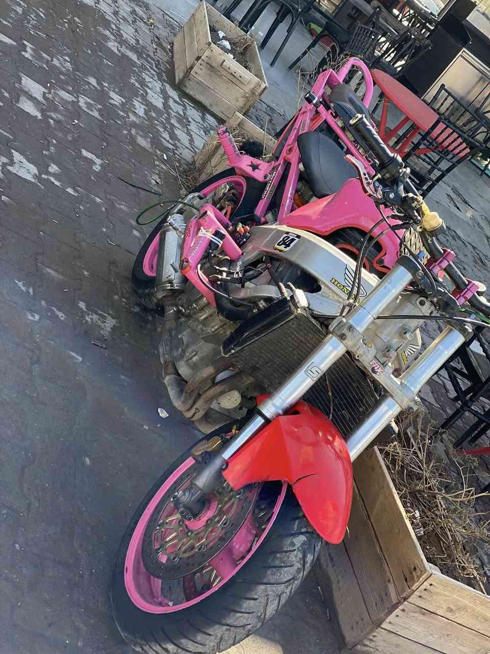 سلام عليكم شباب f4i مال لعب مكينه 600 صدر عكس مال جكسر الدراجه مكينتهه مكفوله برغي ممفتوح بيهه كامله مكمله مَـ𝐰ℎ𝗼ـن كلشي لل استفسار ***********
بغداد  السعر 19 وبيهه مجال جماعت ال 17 لحد يوصل ا
