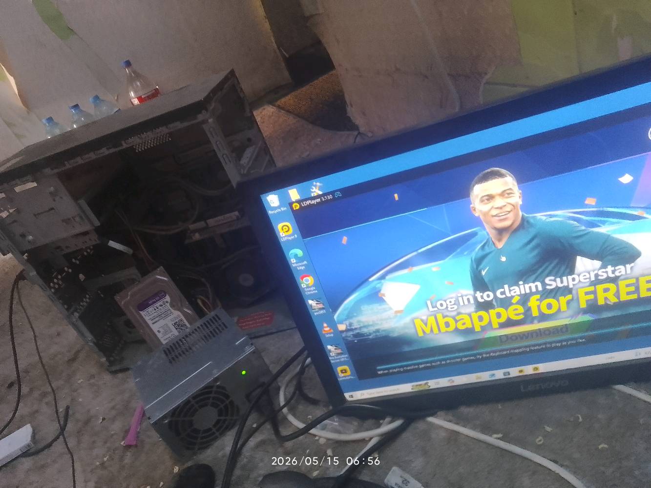 كسسات 2 شاشات 2 
ماوس كيبورد سماعات خارجية وسماعات راس 
باور سبلي اضافي 
سعر 80
رقمي 0775350366