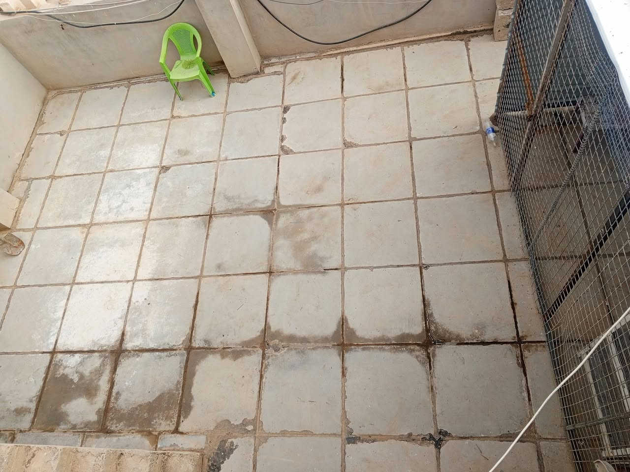 سلام عليكم  نشتغل #ماستك+#جير+#شتايكر  شغل درجة اولى عندك مشكله بالسطح تسريب ماء او يخر البيت اتصل وتدلل
# واسعارنه مناسبه نشتغل عمل + كرسته وعمل  ‏***********يوجد وتساب ⛈️🌨️🌦️
