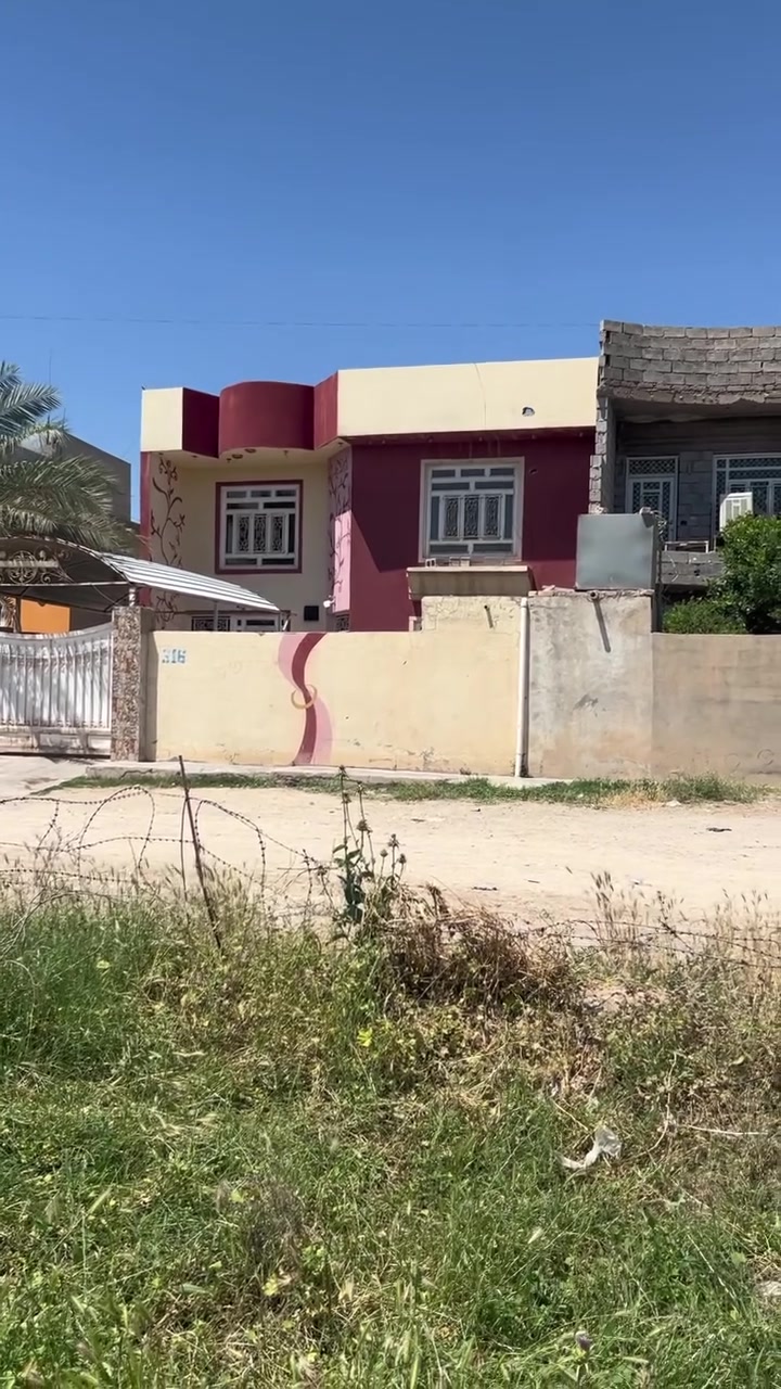 مشتمل بالخضراء  (سعره حلو )
المساحه ١٣٠ م 
الغرف ٤  
عل ساحه  
 تحويل مباشر 
السعر علق بسعر ويوصلك خاص 
***********

