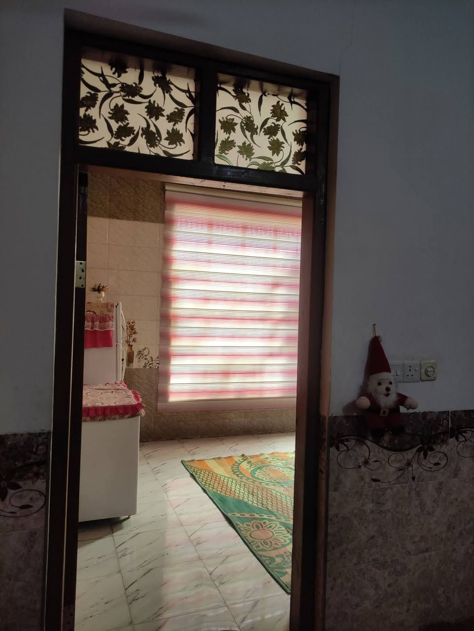 دار للبيع
دار للبيع مساحه 290 واقع حال
 طابو زراعي سند 25مساحه 250  الموقع قريب حي الحوراء مجاور حسينه عبد الخضير 

غرفتين  مساحه الواحده5*4

صاله7*4

مطبخ5*4

استقبال7*4

يحتوي على مناور عدد 2 و وكراج سيار 

ويحتوي صحيات داخليه و خارجيه 

ويحتوي على حديقه
السعر 120  وبي مجال 

للاستفسار الاتصال على الرقم ***********
