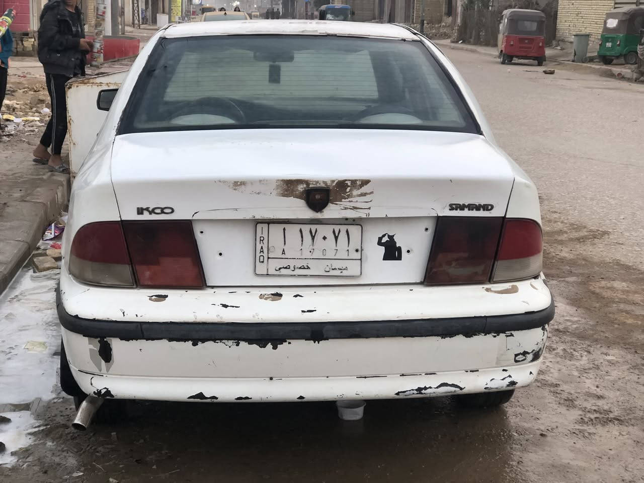 سلام عليكم شباب مسند بيضه للبيع هاي كبالم وشوفوها سعر١٦ورقه فقل وهاذ رقم***********
