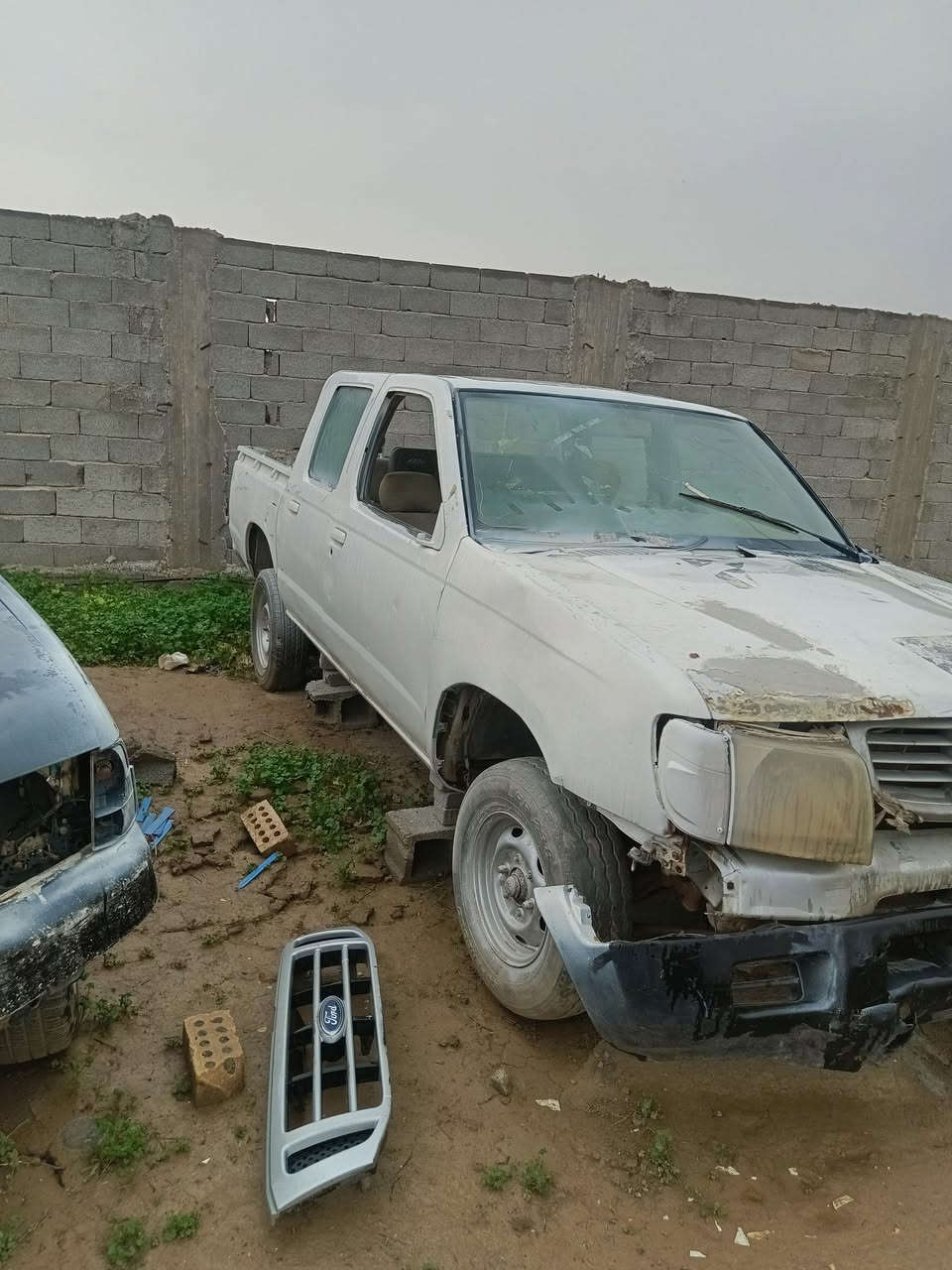 نيسان مزاد 2003 مكان بغداد  السعر 22 اسويلك وكاله ***********
