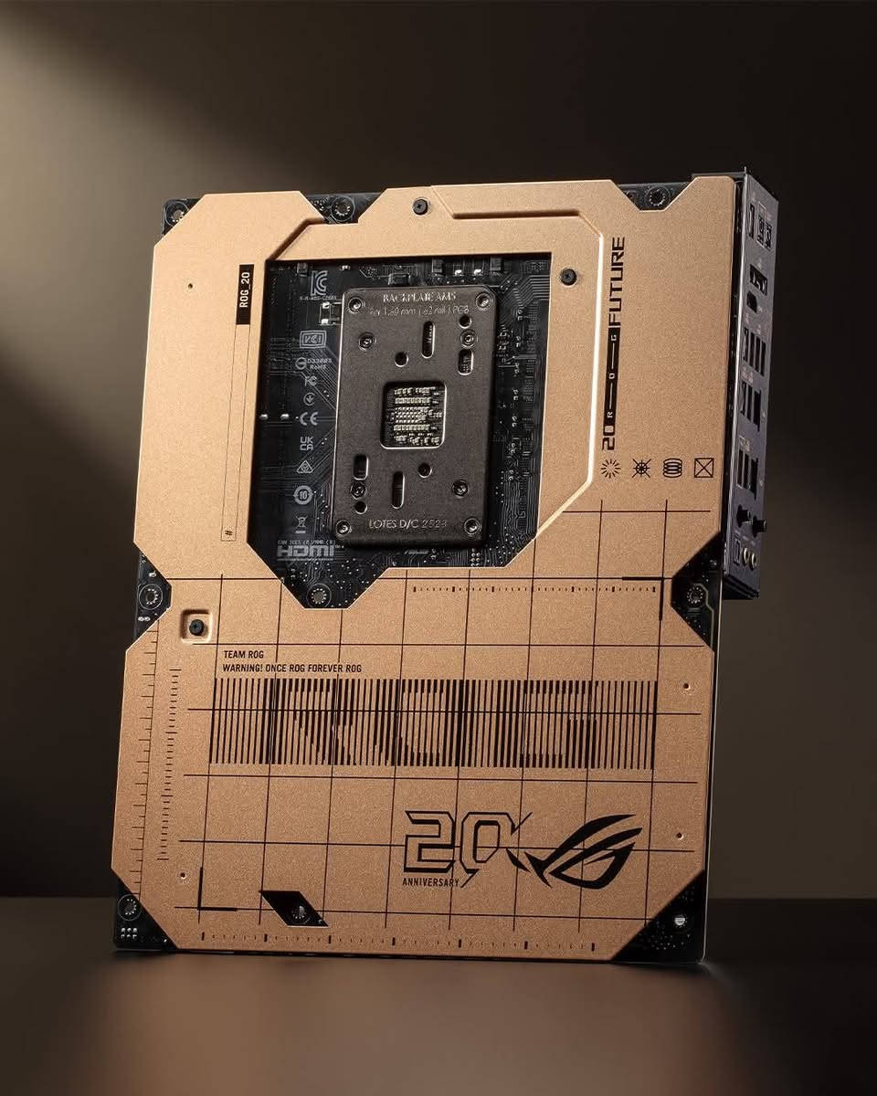 يابا Asus دتحتفل بطريقتها بعد مرور  20 سنة على براند ROG
من خلال اصدار لوحة خاصة ROG CROSSHAIR 2006 X870E

الجمال الحقيقي يكمن في التفاصيل مع لوحة ROG Crosshair 2006 ✨✨✨

اللوحة جميلة جدا جدا تجمع الطابع الكلاسيكي القديم مع لمسات حديثه وامكانيات مهوله ... طبعا بسعر 800 دولار 🤤


**إذا كنت صاحب هذا الإعلان وتريد حذفه لأي سبب، رجاءا أرسل رسالة إلى الدعم الفني**