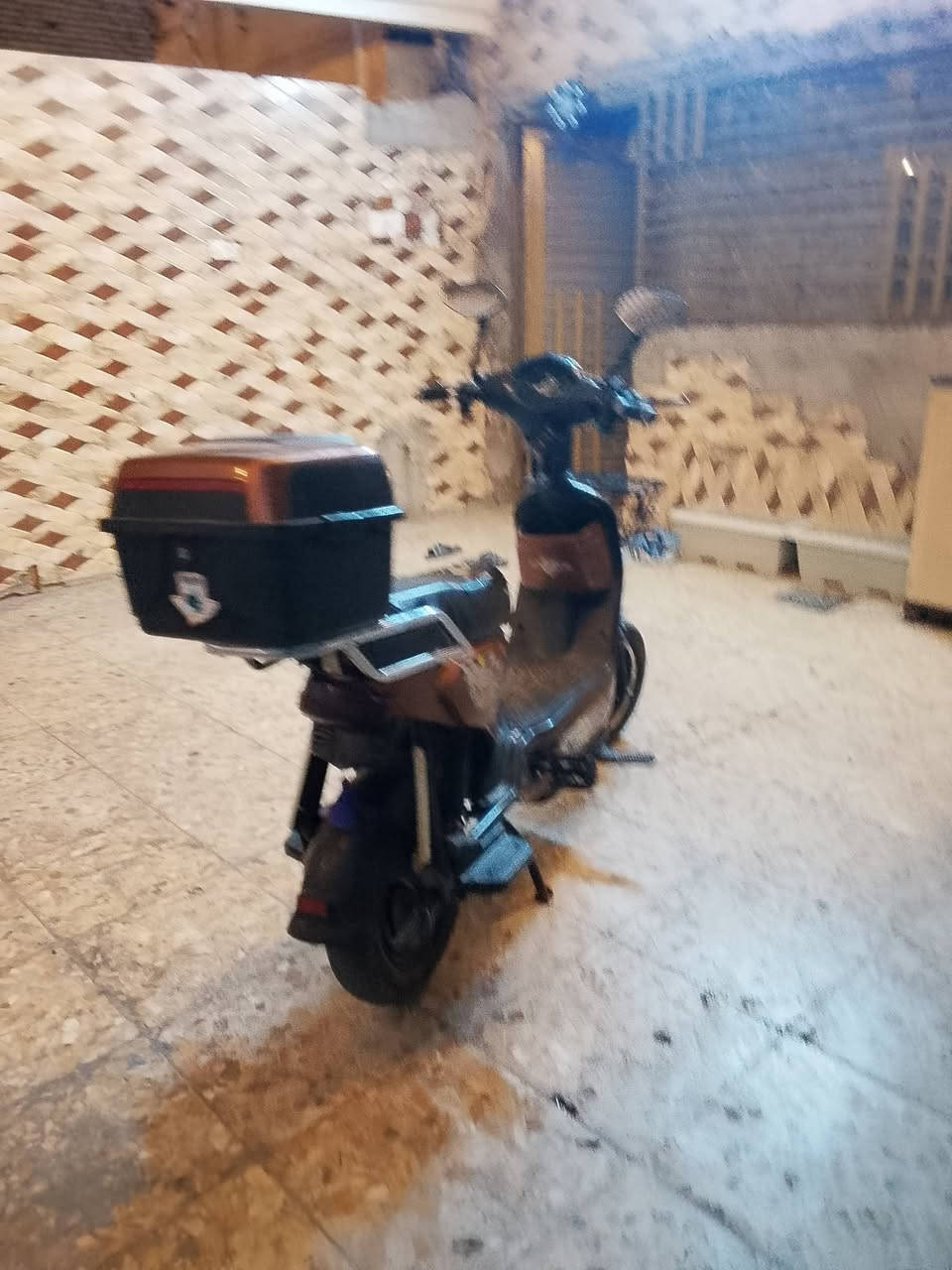 دراجة للبيع في البصره دور الشرطه درجة نضيفه السعر 340 وبيها مجال 1000واط60فولت رقم الهاتف ***********
