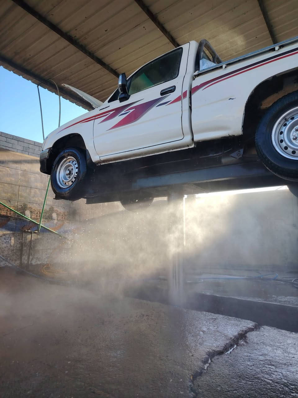 سلام وعليكم بيكم   موديل 2000 رقم نينوى جديد مسطره شرط تحويل سبق عام داخل البوند شركه محرك ذهب؛ شاصي ذهب السعر ٥٧ ورقه بي مجال بسيط ***********  موصل حي الكرامه
