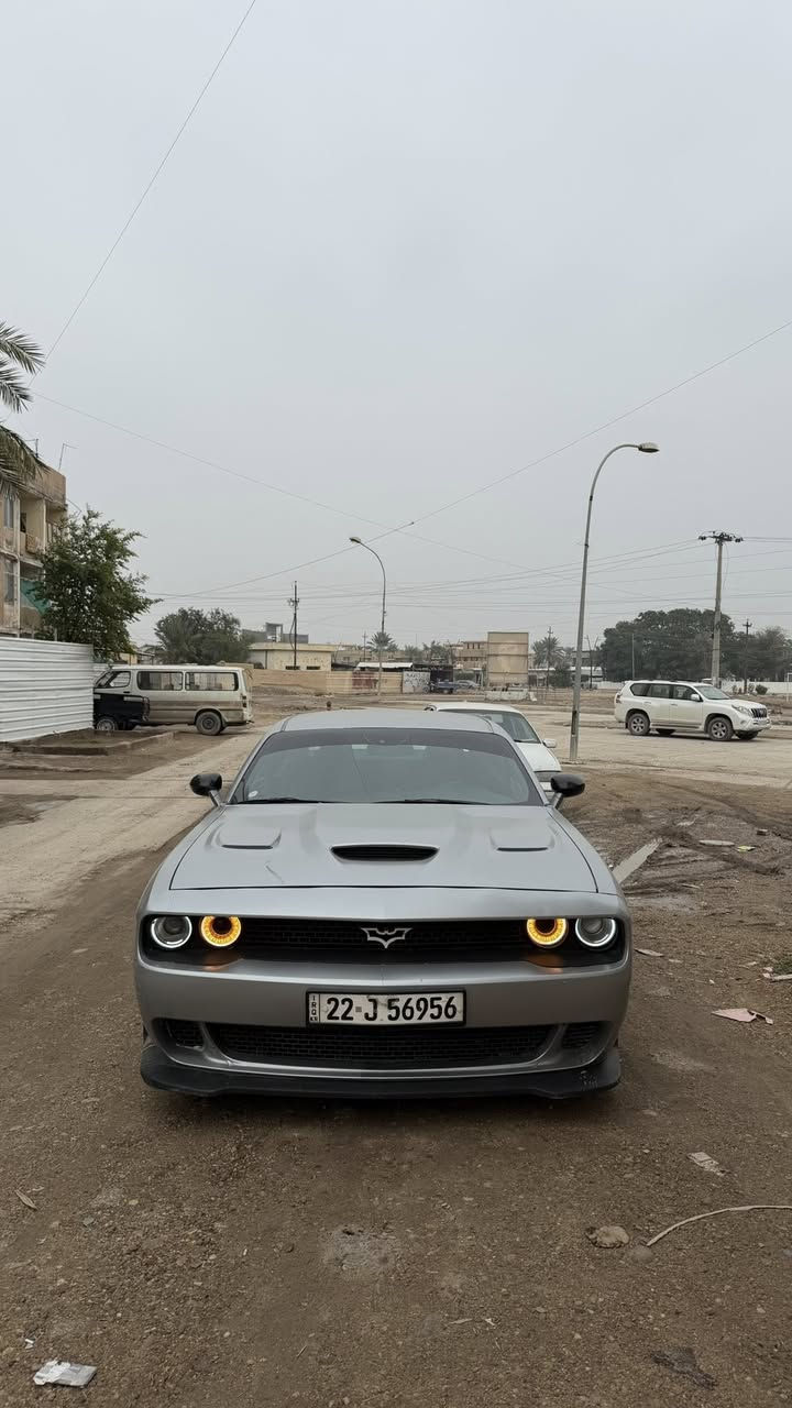 السلام عليكم
جالنجر للبيع 2017
لون سلفر
السياره السونار مالتهة منشور ويه الصور
عليها تفريغ وبرمجه مصطفى ايكل
عليها دبات كورسا ريمونت 
تخم ويل جديد حجم 20 اصلي لا فطر ولا عواج
مكينة 5.7   8 سلندر هيمي
برمجه طلقات 
السياره رايدها ب 140 ورقه
***********
مكاني بغداد الغزاليه
