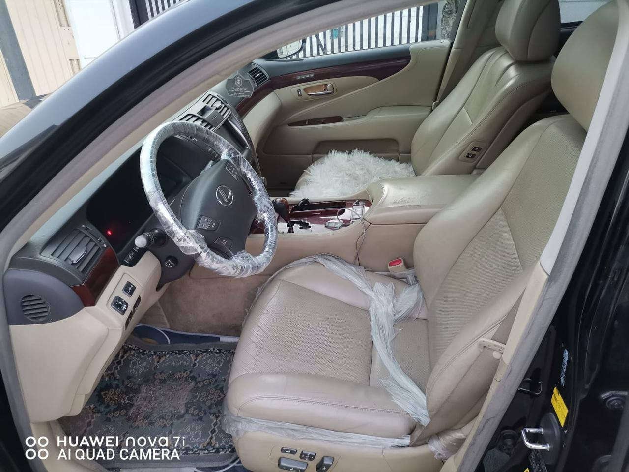 سلام‌علیکم ورحمةالله
کوردی و عربی

LEXUS LS 460L ViP

- مۆدێل 2009

- مەکینە v8  (4.6)
مەکینەی نەکراوەتەوە

- ژمارە  سلێمانی (تابلۆی نوێ) وەکالە و بەناوکردن بەشەرت

- نزیکەی 170 هەزارکم ڕۆیشتووە

فول فول‌ مواسەفاتە
- سلاید
- بەسمە
- دەرگا لارج
- کوشین ڤی ئای پی
-کوشین جڵد ( هەرچوار کوشین کارەبایی + کوشین خزن)
- 4 کوشین هیتەر
- کوشین مەساج
- سیستەمی ( ئیکۆ - نۆرماڵ - سپۆرت - ناوبەفر )
- دەرگا شەفت
- تەبرید مەرکەزی
- پەردە
- اوتۆ ستۆپ Auto Stop
وەزۆر مواسەفاتی دیکە
فول فول مواسەفاتە

سەیارەکە بێ بۆیاغە 1 پارچەی گۆڕاوە بەبیلاد
ایرباگەکانی بیلادیە نەتەقیوە

سەیارەیەکی زۆرجوان و توندوتۆڵە بەناوکردن و گێڕومەکینەی بەشەرت 

نرخی 160 وەرەقەو معامەلەیەکی کەم

شوێن سلێمانی

ژمارەی خاوەنی
۰۷۷۰۷٦۰٦٥٦٤
ئاسیا+ڤایبەر و واتساپ
----------------------------
عربی

سياره ا فخامة يابان
لكزس ال اس فئه رئاسي
LEXUS LS 460L ViP

- موديل ۲۰۰۹

- لون اسود ملكي
 - رقم سليمانيه لوحات جديد تحويل بشرط

- حجم محرك - ٨ سلندر  ٤.٦ علی وضع بلادي مامفتوح

- عداد ۱۷۰ الف كم

سياره فول مواصفات
- بصمه
- سلاید
- باب لارج
- کشن ملکي ViP
- کامل كشنات جلد ومتحرک كهربائي+ میموری
- كشن تبريد و تدفئه
- کشن مساج
- نضام ( اقتصادي - نورمال - سبورت-ثلج snow )
- ابواب شفط
- تبريد مركزي
- اوتوستوب
- بردات خلفي وجانبي
وبيها مواصفات مزيد
فول مواصفات مكفوله

سياره بدون‌صبغ 
واحد قطع مبدل بلادي
ایرباکات کل بلادی

سياره كلش حلو رقم سليمانيه تحويل و گیرمحرک بشرط

سعر ۱٦۰ ورقه وبيها مجال
مكان سليمانيه
 للاستفسار اتصل برقم‌صاحب سياره
۰۷۷۰۷٦۰٦٥٦٤
هاتف-فایبر-واتساب

مع تحياتي أربيل, العراق


**إذا كنت صاحب هذا الإعلان وتريد حذفه لأي سبب، رجاءا أرسل رسالة إلى الدعم الفني**