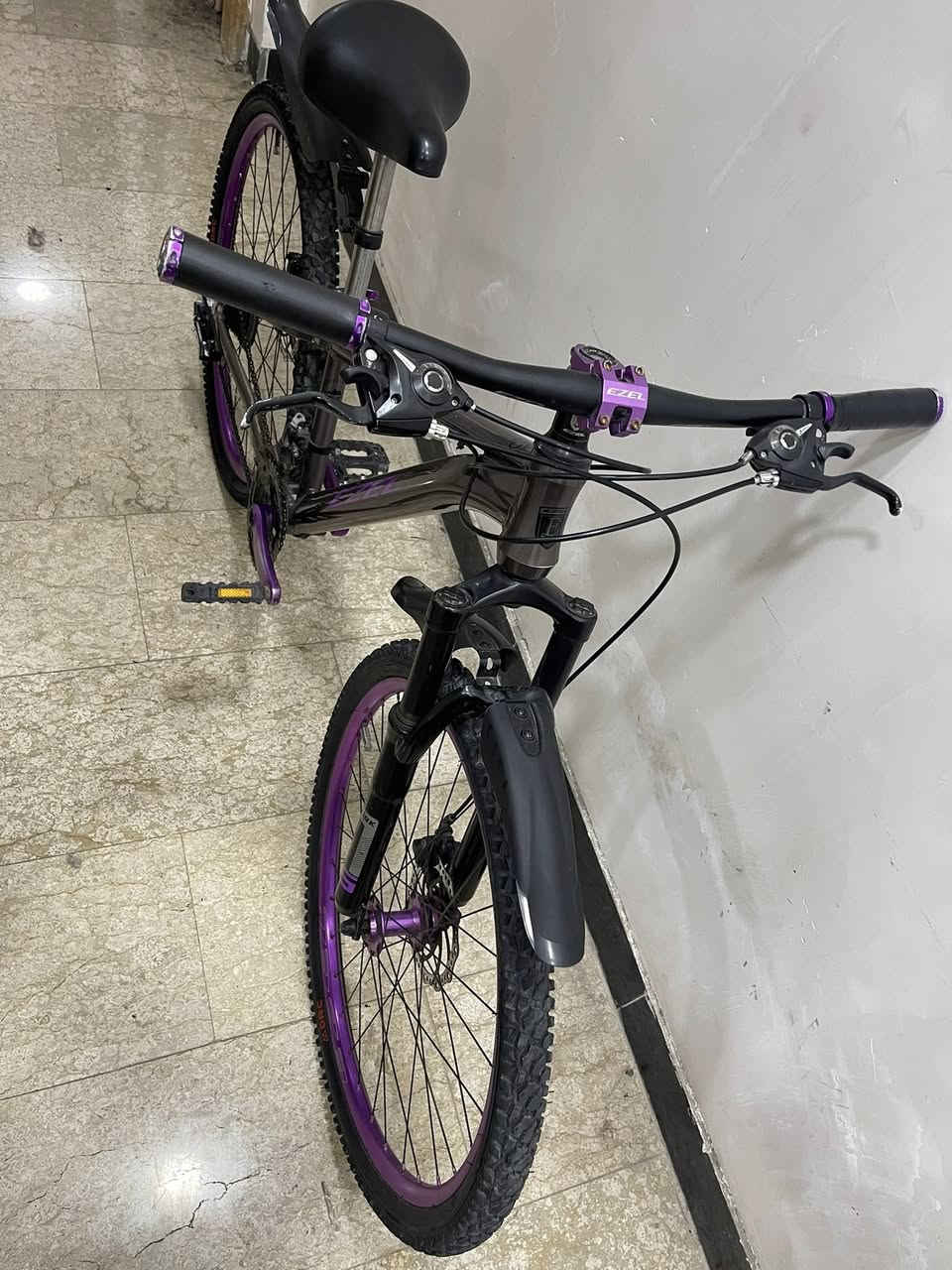 برازيلي للبيع ألمنيوم وزن خفيف اي نقص ما بي كلش نضيف      تايرات بريكات كله جديد سعره ب 140 وبي مجال 
مكاني بغداد حي جامعه ***********
