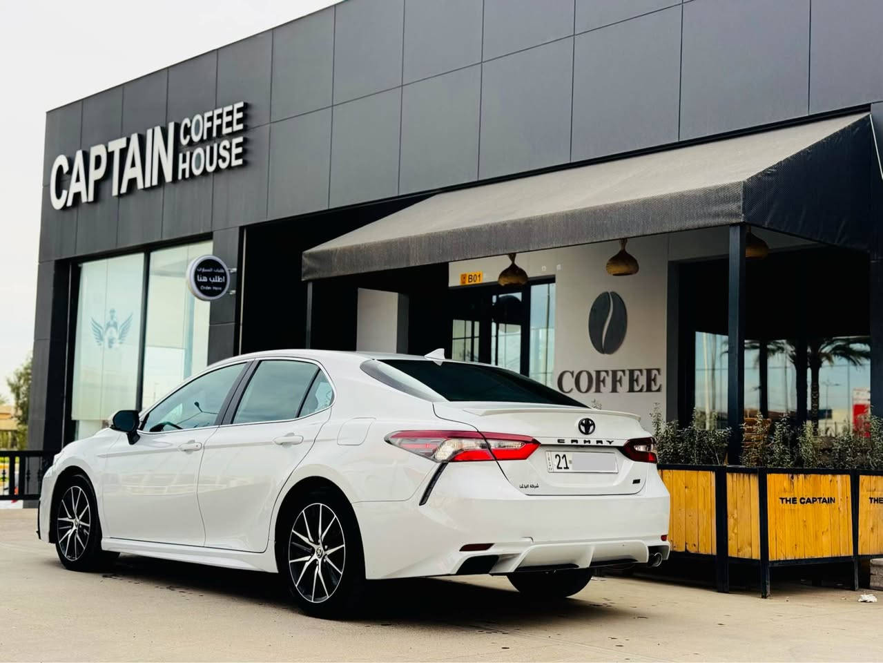 السلام وعليكم 
تويوتا كامري  موديل 2023 سموك  
سنوية بسمي تريد تحويل وكالة  بشرط  
وارد امريكي مواصفات  se 
• 75 ماشية 
•تخم صدر امامية تايرات كله بشرط 
•رقم وسنوية وژينكه كله جديد 
•شرط تحويل وكالة 
•مابي صرف ربع دينار 
•سيارة كلين مابي نقطه صبغ 
•سعر  215$ وبي مجال قليل للطيبين 
•عنوان السيارة كركوك 
•رقم موبايل *********** كركوك, العراق
