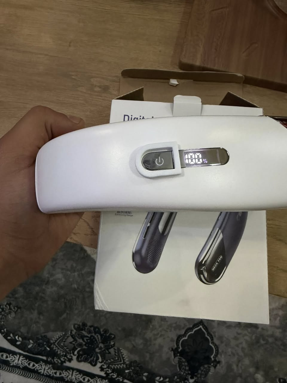 مروحة رقبة اصلية
شاشة تعرض الدرجة ونسبة اشحن
5 درجات سرعة
شحن تايبسي 
السعر 8الف 
***********
