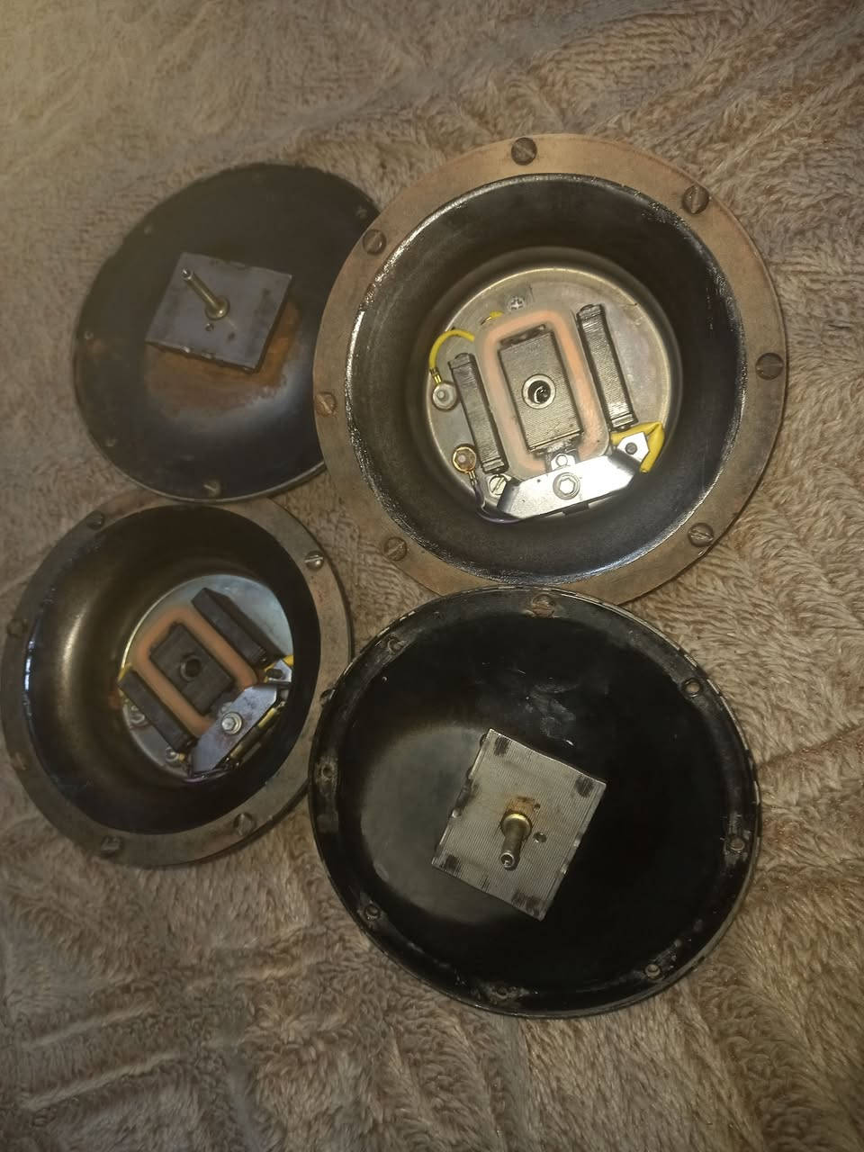 سلام عليكم 
هورنات بوش جنح ألماني بالشمع مال حاويه بطن بل كارتون تفحص وين ميعجبك سعر625الف 
***********مكاني بغداد
