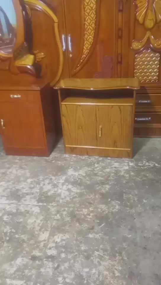 غرفه ام 6 طابق واحد تزكام ضهر جرجوبه زاويه كنتوريه ميز هديه واياهه كوت حي جهاد  زويرجات مراسله او اتصال تدلل سعر 550 وبيها مجال
***********
