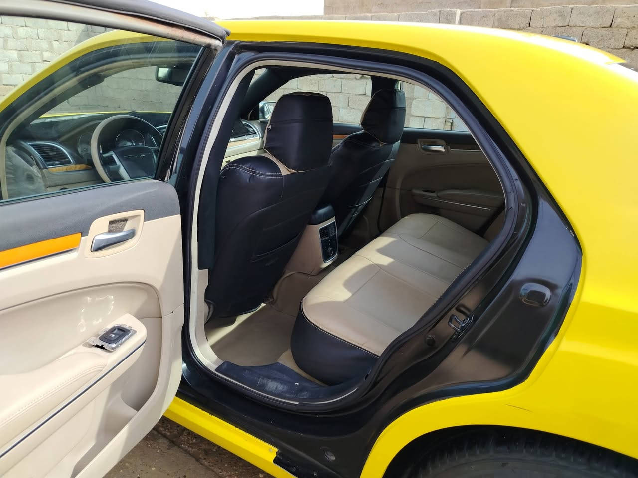 السلام عليكم
للبيع سياره اوباما موديل ٢٠١٤ رقم واسط بسمي مصفره هيئه وغرامات 
داخل عسلي
كفاله من الكص والعيب الشرعي
مكفوله مكينه وكير واكسن حداديه كله جديد
تخم تاير ويل ١٨
فور ويل /ملغي 
رقم واسط بسمي
 ***********
