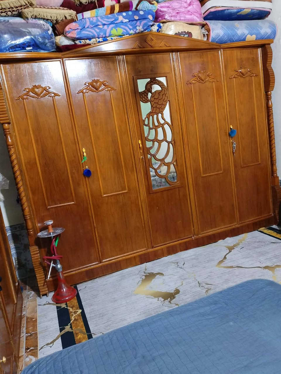 سلام عليكم عيني هاي الغرفه للبيع فقط كنتور او زاويه ميز ابو مرايه خاص مفتوح مستعجل عله بيعته مكاني دوانيه شافعيه ***********رقمي
