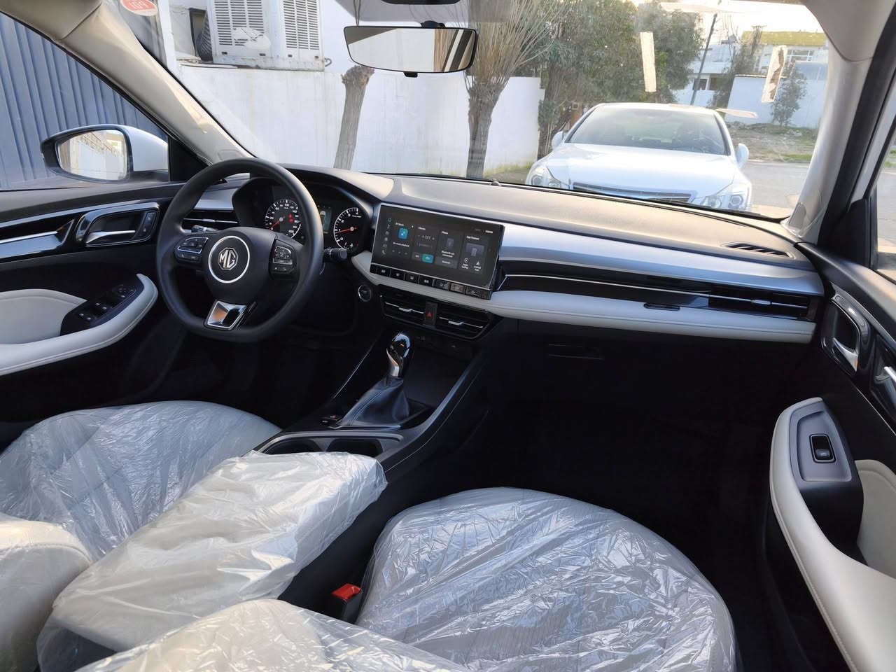 (MG5 Comford 2025)لە دەعامی بۆ دەعامی بە شەرت بێ بۆیاخ بێ سارد تەنها دوو چالی هەیە رەسمی سۆنەرم داناوە ، زەمانی ٦ ساڵی شەریکەی لەگەڵە ، تازە سێرفسی شەریکە کراوە ، ٢٠ هەزار ڕۆشتووە ، گاعی قالبی بۆ دانراوە ، دوو بەسمەی لەگەڵە ، فەرشی بەرپێی رانەخراوە ، نرخ ١١٤ گەڵاو مەعامەلەیەکی برایانە ، ژ.م (***********)
