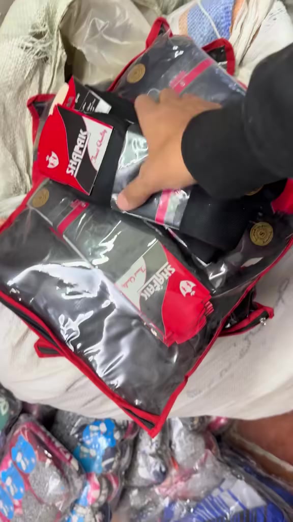 جواريب الشفق السوري
سعر الدرزن ٤٠٠٠ 
١٢ قطعه بالدرزن 
جملة فقط 
للحجز ***********
