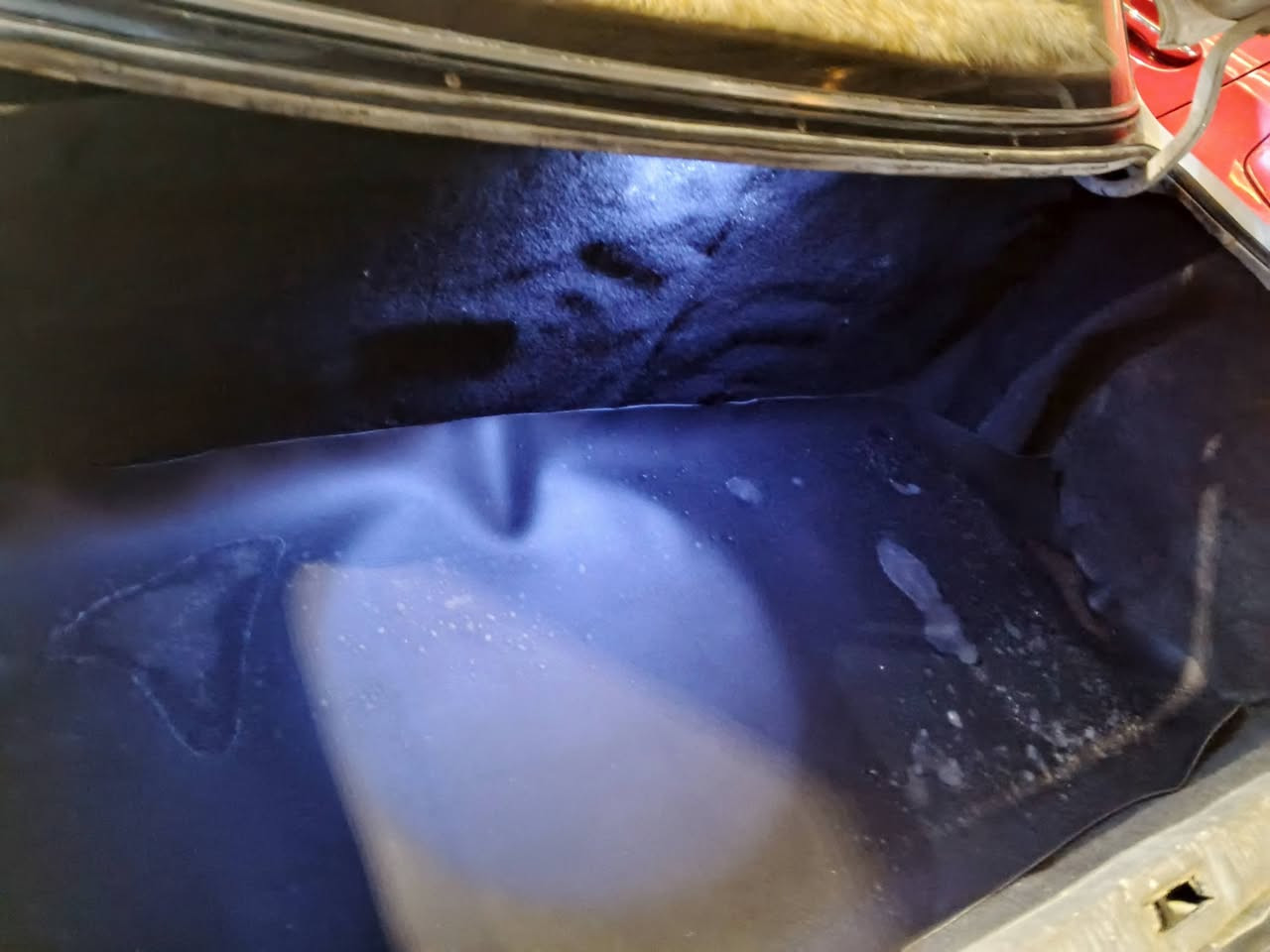 السلام عليكم سيدان للبيع موديل 88 مصبوغة حزام بدون حادث محرك بطه 2500 ديلكو سعره 62 بيه مجال العنوان صلاح الدين قضاء بلد ***********
