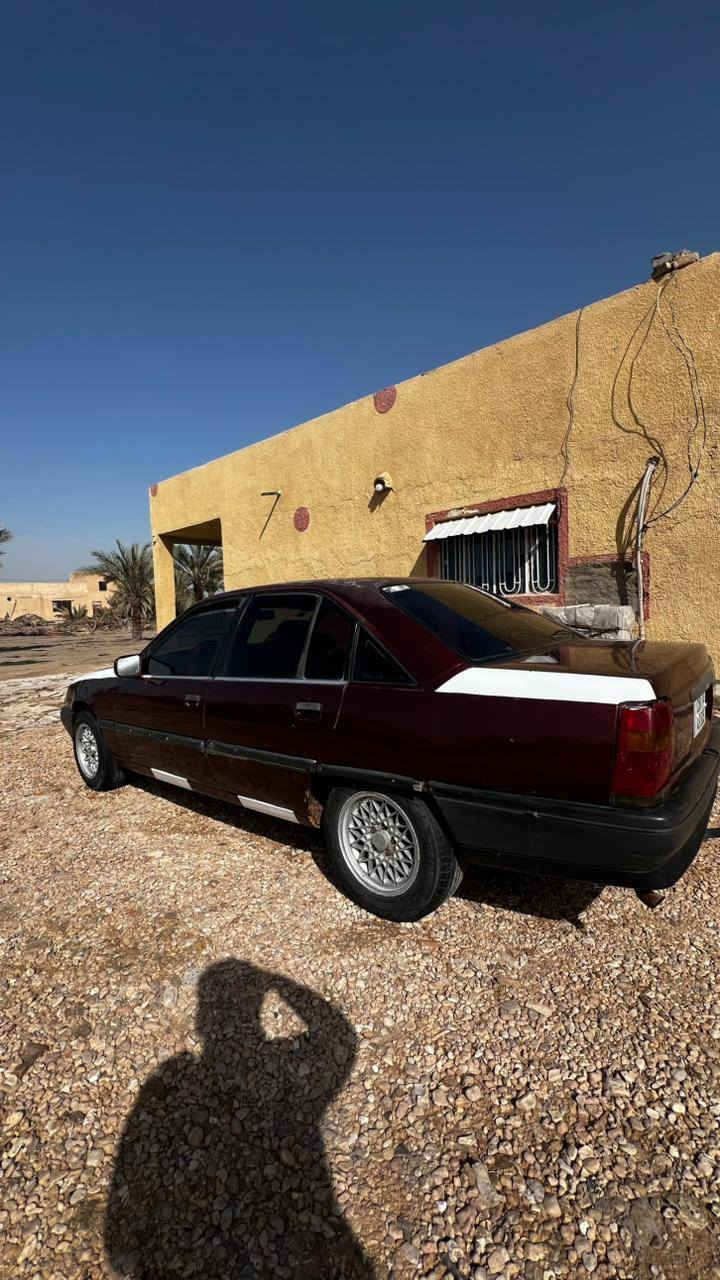 للبيع اوبل اوميكا 1990 رقم بابل بسمي سنويه لل2028 مكفوله من الضربه والحادث كير عادي كهرئيات كلها شغاله سياره حلوه وجاهزه السعر 30 وبيها مجال قليل مكانها حله 
ورديه خارج ***********
