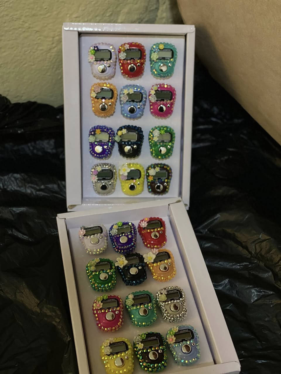 من رخصت الادمن
بضاعه جديده من الساعات والاكسسوارات والاسعار داخل الصور 

العنوان شارع الاطباء مقابيل صيدليه جوهرة الشرقاط 
او مقابيل فرع الاحذيه


**إذا كنت صاحب هذا الإعلان وتريد حذفه لأي سبب، رجاءا أرسل رسالة إلى الدعم الفني**