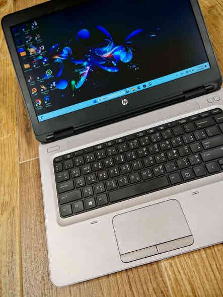 ب 160 الف دينار عراقي Hp 640 جيل سادس
مناسب للبرامج المكتبية والدراسية مناسب للطلاب
 للتواصل *********** يوجد اسعار خاصة للمكاتب توصيل لجميع محافظات العراق 
ضمان 5ايام استبدال بنفس الموديل حصرا
……………………
 ✓ لابتوب من الجيل السادس   hp 640
✓ المعالج Core i5-6200u
✓ ذاكرة الوصول العشوائي (الرام) 8G 
✓ التخزين( الهارد) SSD 256GB 
✓ مقاس شاشة(حجم الشاشة)  14  انج
✓ كيبورد  عربي انكليزي
…………………………………
