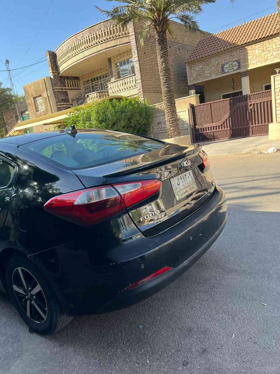 سلام عليكم فورتي 2015 ضربته بمريكا جملغ الوره مبدل والباب مبدل وحادث بل عراق باب السايق مبدل اصلي نفس الون سياره حداديه جديده ادامه كامله والسياره خير من الله مكينه 2000دوش كير مفتوح بس تنضيف تبريد ثلج خير من الله سياره ماشيه ٩٤ميل ***********
