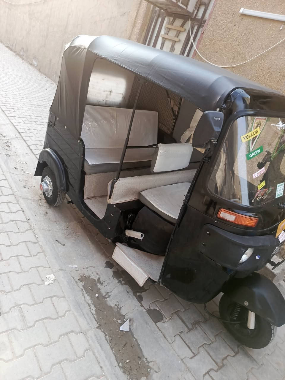 السلام عليكم تكتك موديل 18 شهر 3 وراق سبعه كاملات  وراق مصطفى بكان بغداد  حي نصر مصبوغه صبغ عام رقم هاتف ***********
