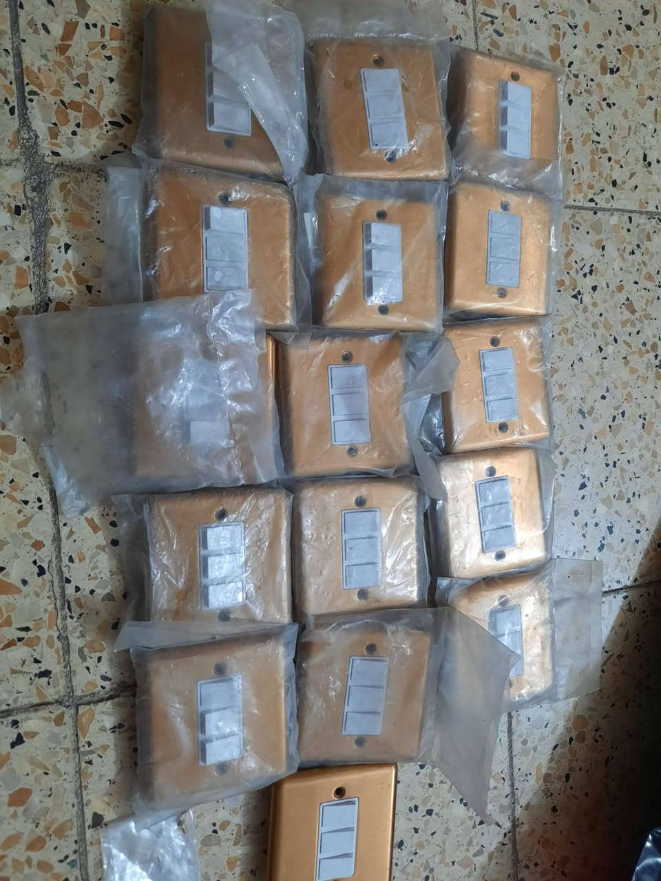 دكم Mk انكليزي لوك غير مستخدم


**إذا كنت صاحب هذا الإعلان وتريد حذفه لأي سبب، رجاءا أرسل رسالة إلى الدعم الفني**