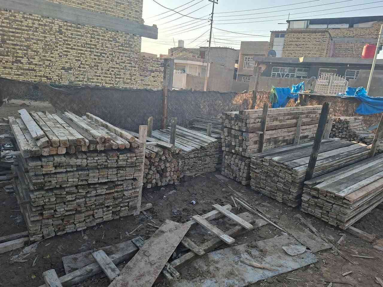 قالب خشب للبيع 16 مكعب ونص يدك 400 م روسي تارس نضيف أبيع شلع عنوان حلة مركز للأستفسار ***********
