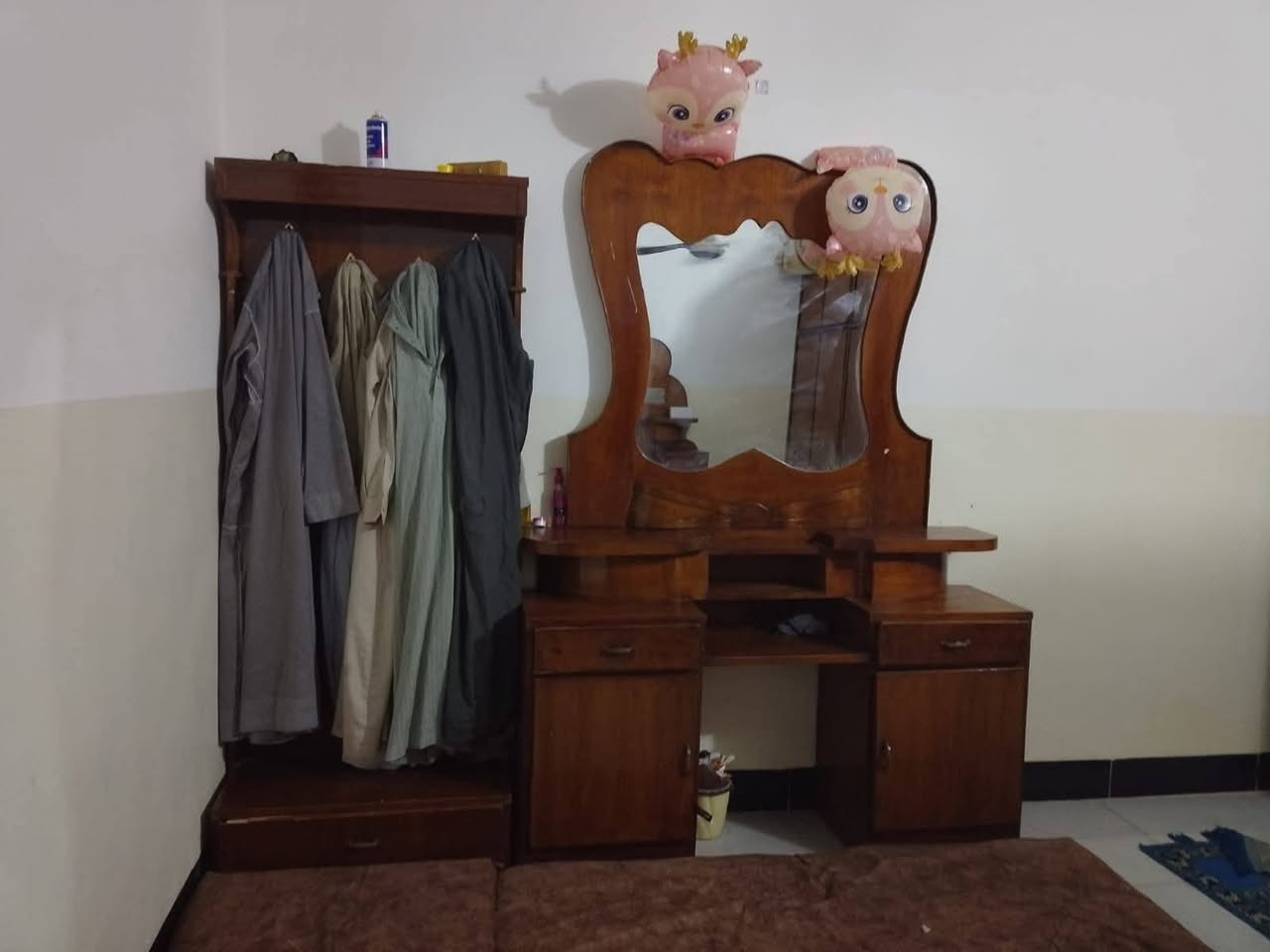 للبيع غرفه حطاطه سعر 400 وعنوان كرمه رقم ***********للإستفسار
