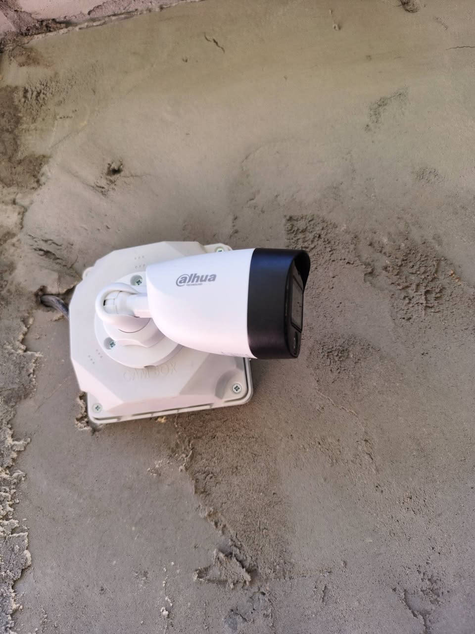 "بيتك في أمان.. بين يديك!" 🏠�
"هل تساءلت يوماً كيف تجعل منزلك أكثر ذكاءً وأماناً؟
في Hawk eye technology، نحن لا نبيع مجرد كاميرات، نحن نمنحك 'راحة البال'.
​بصفتنا متخصصين في هندسة أنظمة المراقبة والسمارت هوم، نوفر لكم حلولاً متكاملة تشمل:
✅ تنصيب كاميرات المراقبة بدقة عالية (داخلية وخارجية).
✅ أنظمة المنزل الذكي (Smart Home) للتحكم بالإضاءة والأجهزة عن بُعد.
✅ صيانة احترافية للشبكات وكافة الأنظمة الأمنية.
✅ حلول تقنية مبتكرة تناسب احتياجات منزلك أو محلك التجاري.
​نحن في كربلاء، ومستعدون دائماً لتقديم الاستشارة الهندسية الصحيحة لحماية عائلتك وممتلكاتك.
​💡 هل تحتاج لاستشارة؟
تواصل معنا عبر رسائل الصفحة، أو اتصل بنا مباشرة على الرقم: 009647735010881
#Hawk_Eye_Technology #كاميرات_مراقبة #كربلاء #سمارت_هوم #أمان #هندسة


**إذا كنت صاحب هذا الإعلان وتريد حذفه لأي سبب، رجاءا أرسل رسالة إلى الدعم الفني**