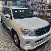 لاندكروز 2015  مكفوله من الصبغ والبارد  ماشيه 105 رقم بغداد الجديد الس...