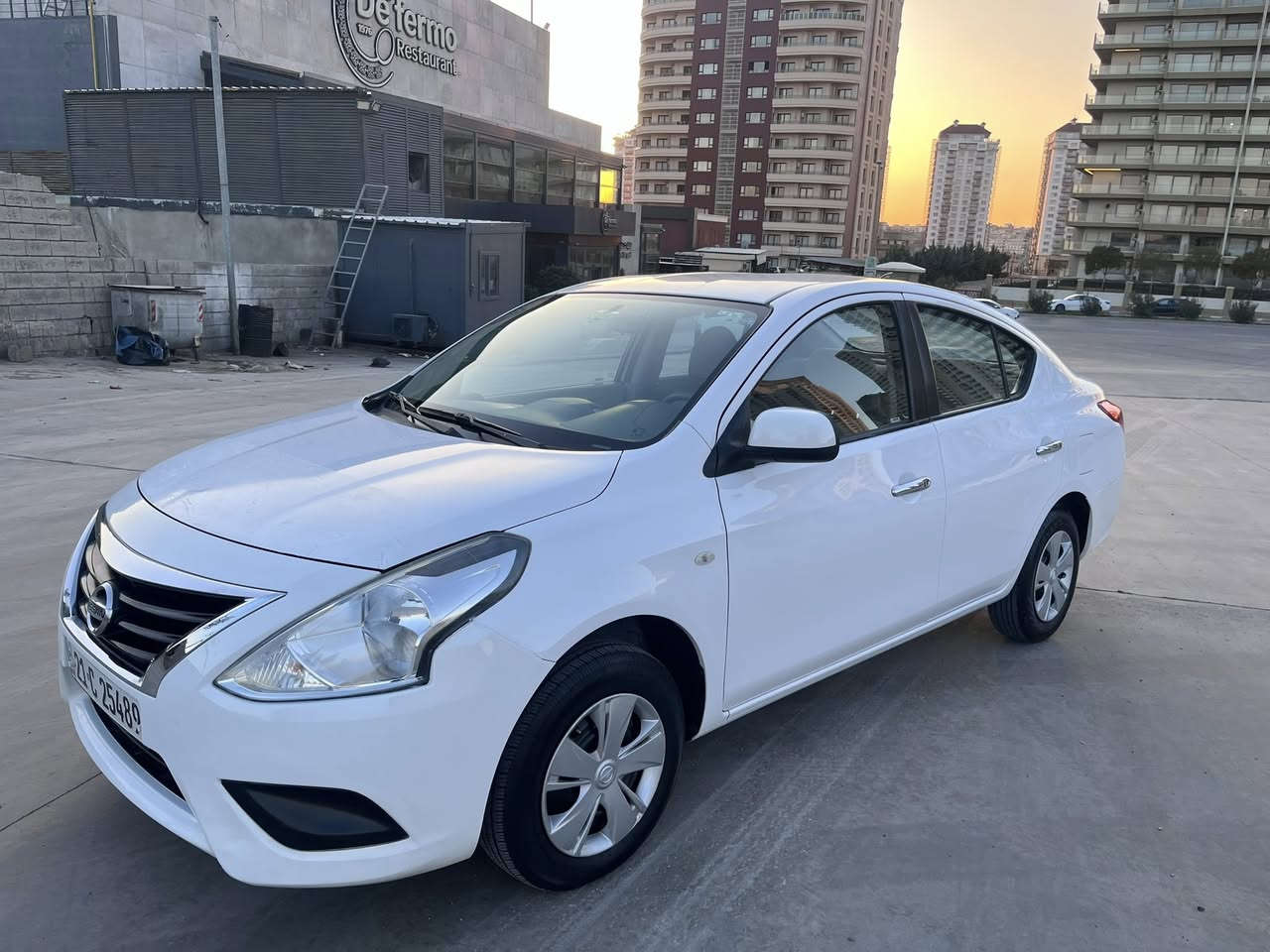 سلام عليكم 
نيسان سني ٢٠١٦  رقم سليمانية باسمي ١٢٠ الف كم ماشية بدون صبخ بيها شوية تعديل سنوية و رقم و هزة جديدة سعر ٩٥$ ورقة مكاني سليمانية رقم تلفون 
***********
